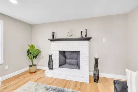 13 Sterling Dr, Easthampton, MA 01027 photo 4