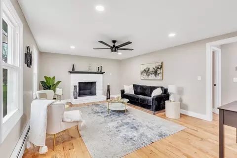 13 Sterling Dr, Easthampton, MA 01027 photo 2
