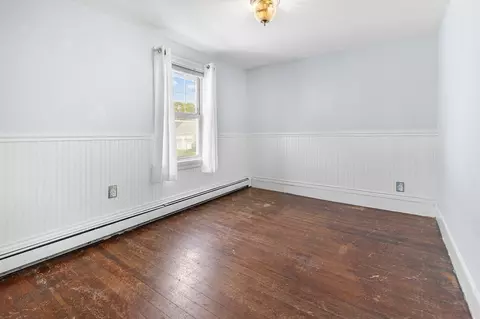 Bedroom - 77 Coolidge Ave, Weymouth, MA 02188 photo 4 of 7