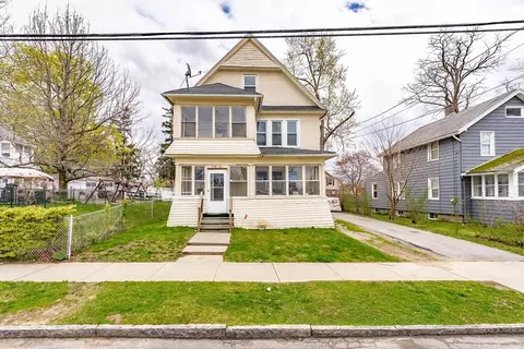 33 Littleton St, Springfield, MA 01104