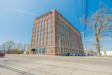 146 Court St #504, Brockton, MA 02302