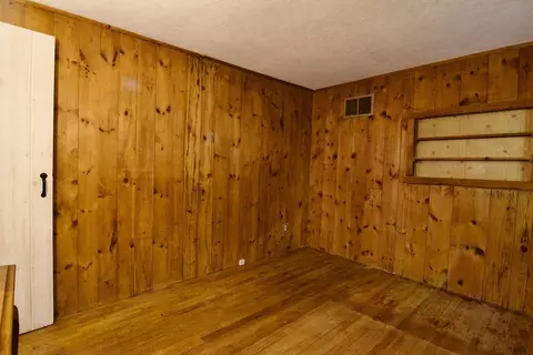 Bedroom - 244 Baker Rd, Shutesbury, MA 01072 photo 6 of 6