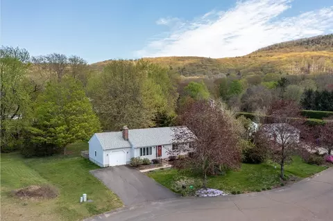 10 Plumbrook Dr, Easthampton, MA 01027 photo 6