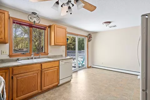 10 Plumbrook Dr, Easthampton, MA 01027 photo 11
