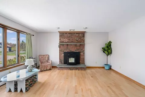 10 Plumbrook Dr, Easthampton, MA 01027 photo 14