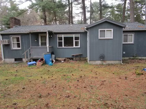 69 Oak St, Hanson, MA 02341 photo 3
