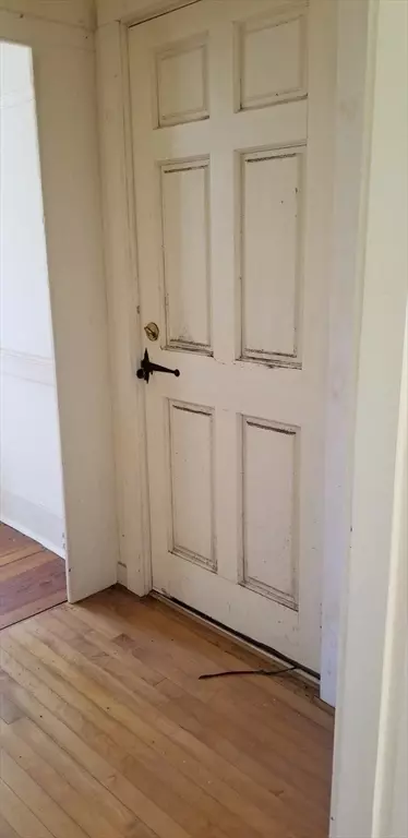 Entry Way - 16 Amherst Rd, Pelham, MA 01002 photo 1 of 1