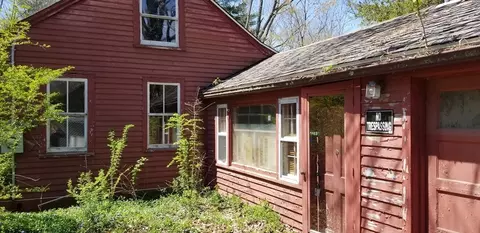 Exterior - 16 Amherst Rd, Pelham, MA 01002 photo 2 of 4