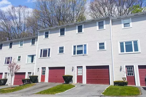 102 Park Ave W #C8, Lowell, MA 01852