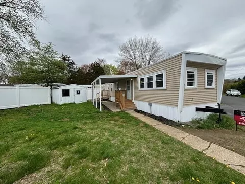350 West St #2, Ludlow, MA 01056