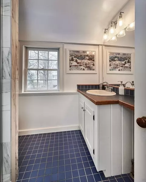 846 E Pleasant, Amherst, MA 01002 photo 24