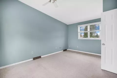 55 Chalmers St, Springfield, MA 01118 photo 11