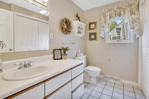 55 Chalmers St, Springfield, MA 01118 photo 7
