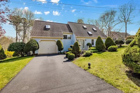 5 Vista Cir, Barnstable, MA 02632