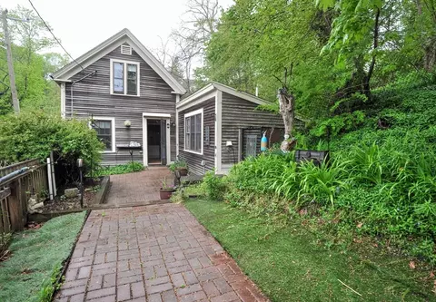 17 Billington St, Plymouth, MA 02360