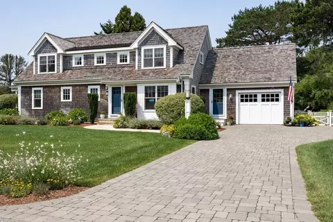 25 Glover Sq, Chatham, MA 02633