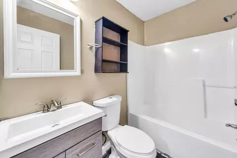 Bath - 53-55 Allendale St, Springfield, MA 01107 photo 2 of 4