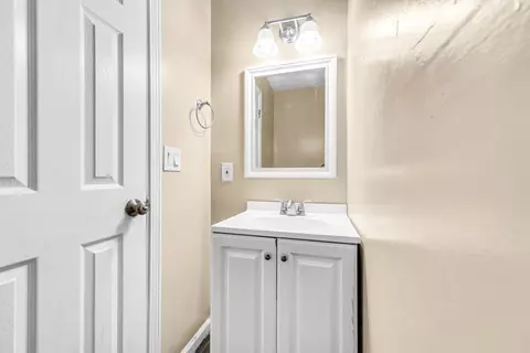 Bath - 53-55 Allendale St, Springfield, MA 01107 photo 1 of 4