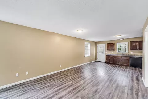 Living - 53-55 Allendale St, Springfield, MA 01107 photo 2 of 5