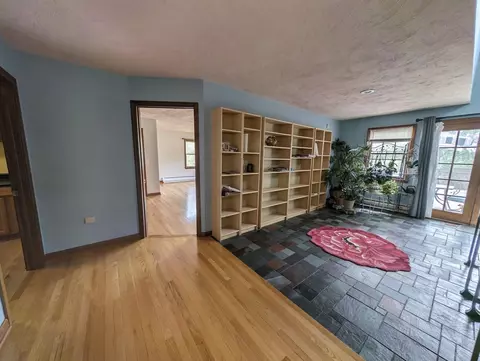 Entry Way - 2 Sherry Ln, Spencer, MA 01562 photo 3 of 5
