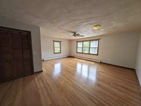 Living - 2 Sherry Ln, Spencer, MA 01562 photo 3 of 12