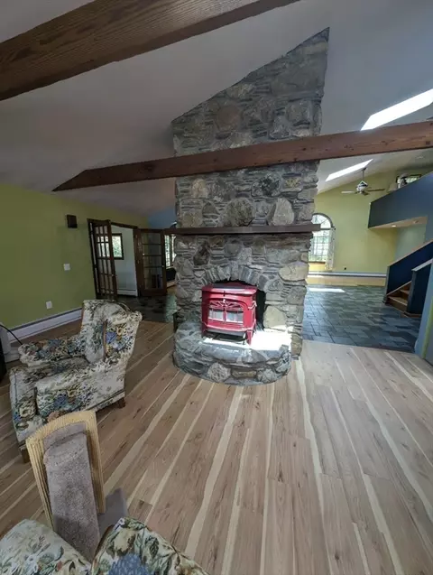 Living - 2 Sherry Ln, Spencer, MA 01562 photo 4 of 12