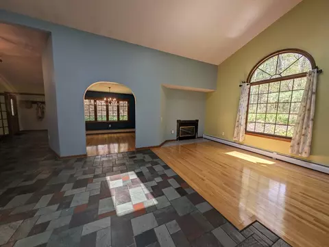 Living - 2 Sherry Ln, Spencer, MA 01562 photo 12 of 12