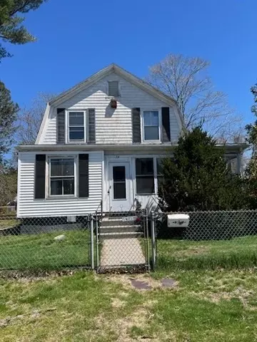 54 Ricard St, Seekonk, MA 02771