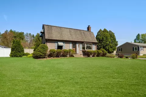 39 Pondview Dr, Ludlow, MA 01056