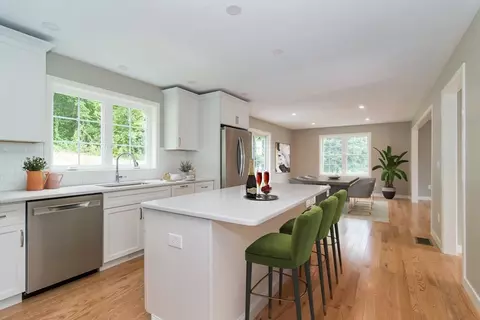 228 South St, Marlborough, MA 01752