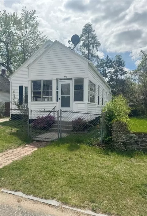 Exterior - 90 Elijah St, Springfield, MA 01109 photo 3 of 12