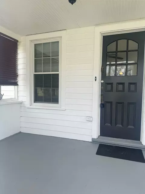 Exterior - 90 Elijah St, Springfield, MA 01109 photo 10 of 12