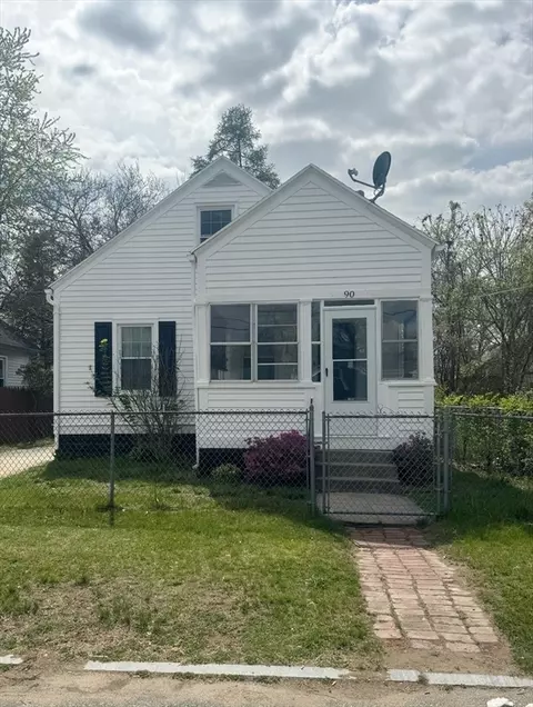 Exterior - 90 Elijah St, Springfield, MA 01109 photo 5 of 12