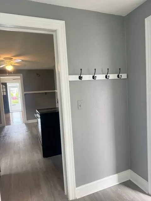 Entry Way - 90 Elijah St, Springfield, MA 01109 photo 2 of 3