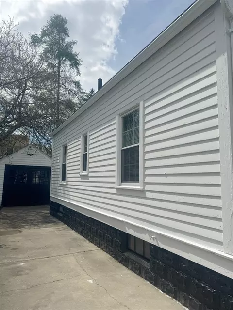 Exterior - 90 Elijah St, Springfield, MA 01109 photo 6 of 12