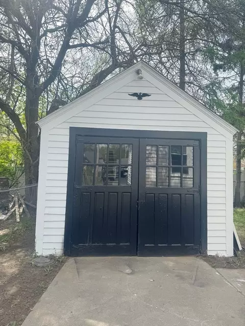 Exterior - 90 Elijah St, Springfield, MA 01109 photo 7 of 12