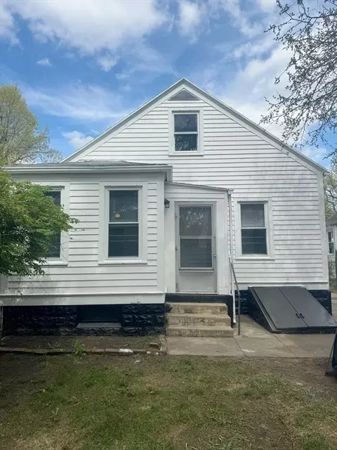 Exterior - 90 Elijah St, Springfield, MA 01109 photo 9 of 12
