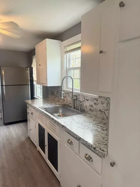 Kitchen - 90 Elijah St, Springfield, MA 01109 photo 2 of 6