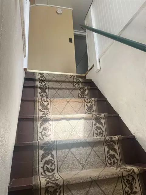 Entry Way - 90 Elijah St, Springfield, MA 01109 photo 3 of 3
