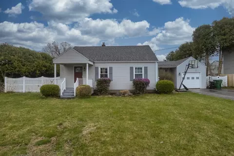 33 Wildermere St, Chicopee, MA 01020