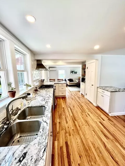 20 Avalon Rd, Stoneham, MA 02180 photo 6