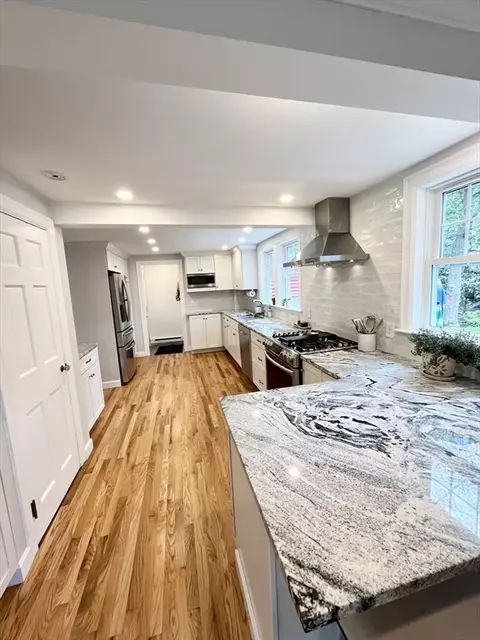 20 Avalon Rd, Stoneham, MA 02180 photo 12