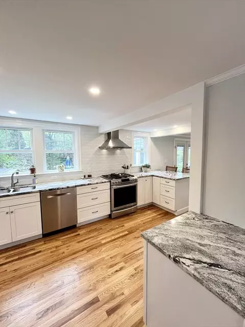 20 Avalon Rd, Stoneham, MA 02180 photo 9