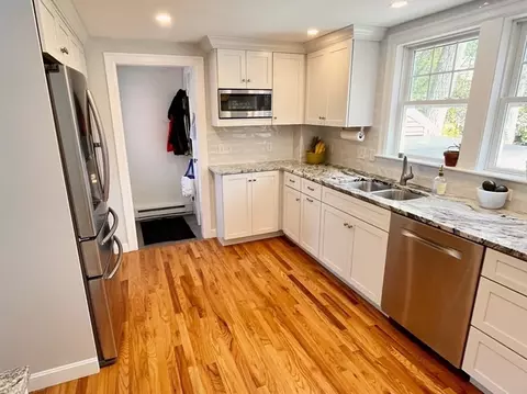 20 Avalon Rd, Stoneham, MA 02180 photo 4
