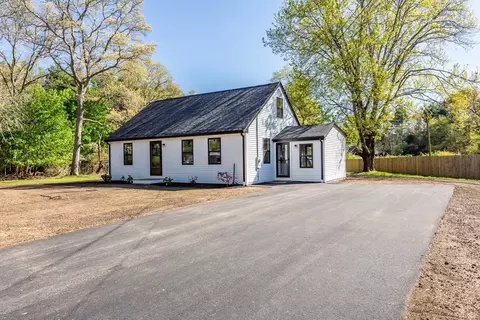 386 Lucy Little Rd, Dartmouth, MA 02747