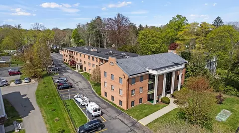 31 Church Grn #103, Taunton, MA 02780