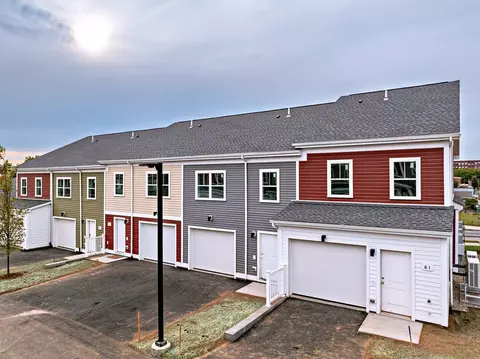 62 Central St #402, Springfield, MA 01105