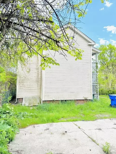48 Morris St, Springfield, MA 01105 photo 6