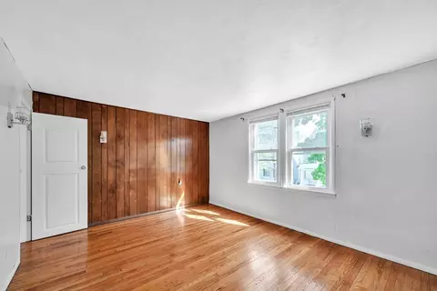 68 Parkside St, Springfield, MA 01104 photo 8