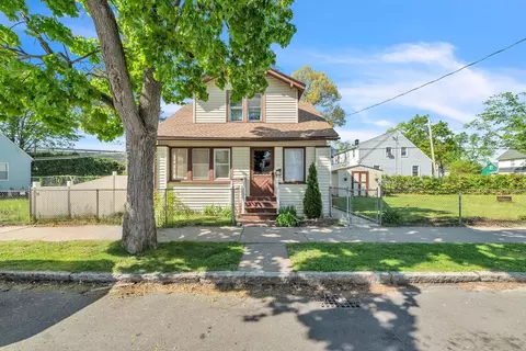 68 Parkside St, Springfield, MA 01104 photo 2